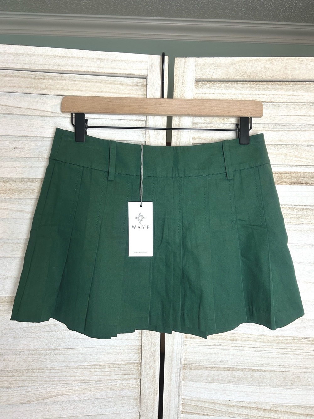 NWT WAYF All in Favor Pleated Mini Skirt Size XS
